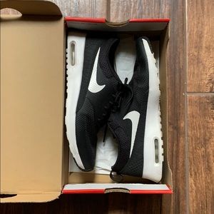 Nike Air Max Thea women’s size 7.5